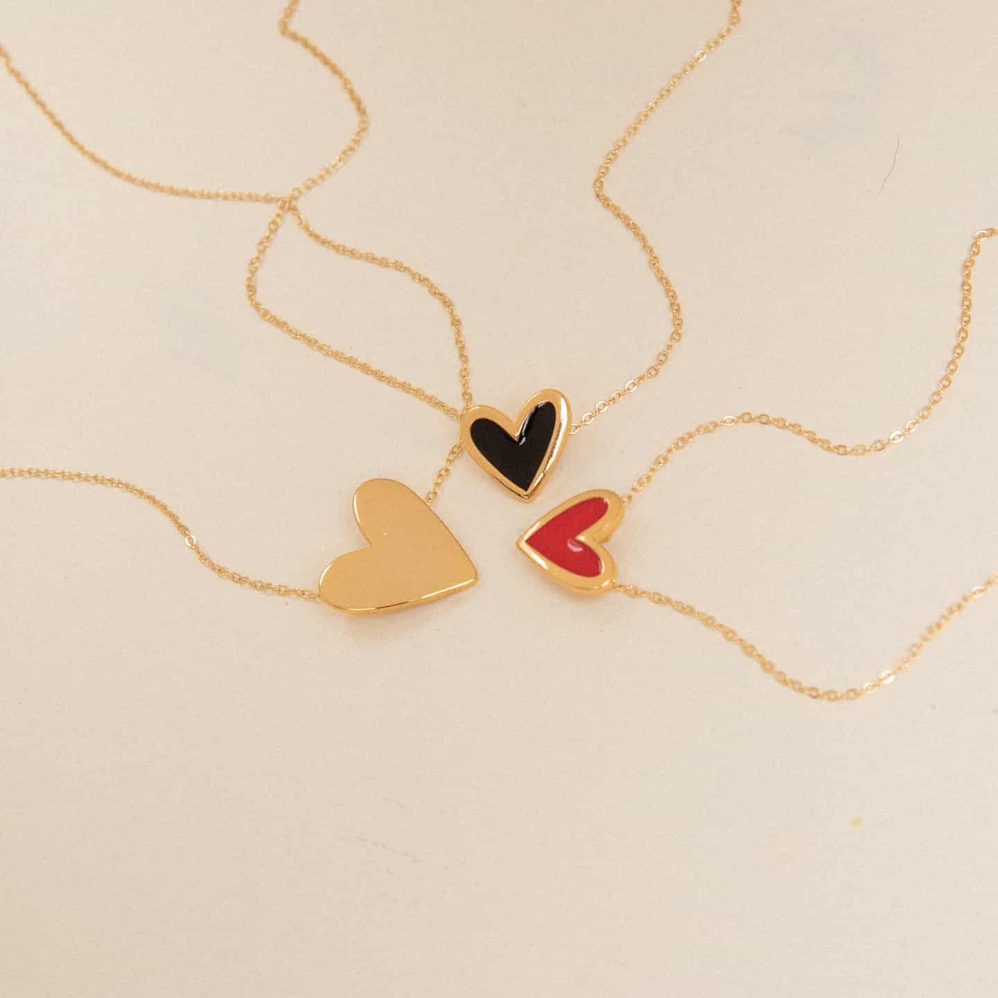 COLLAR CORAZON NEGRO