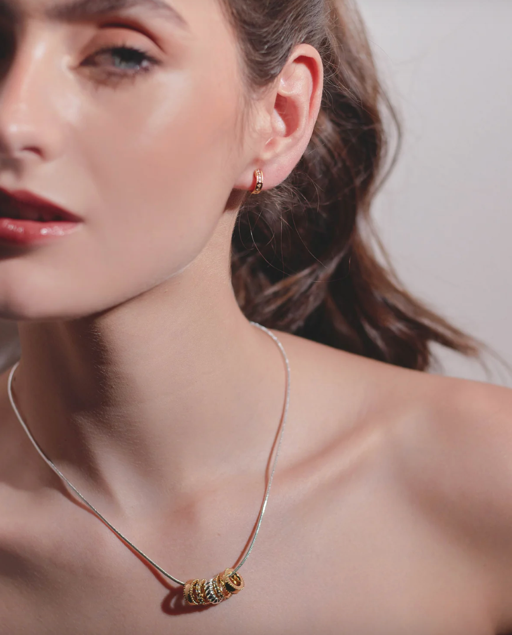 Set Collar y Argollas Charms