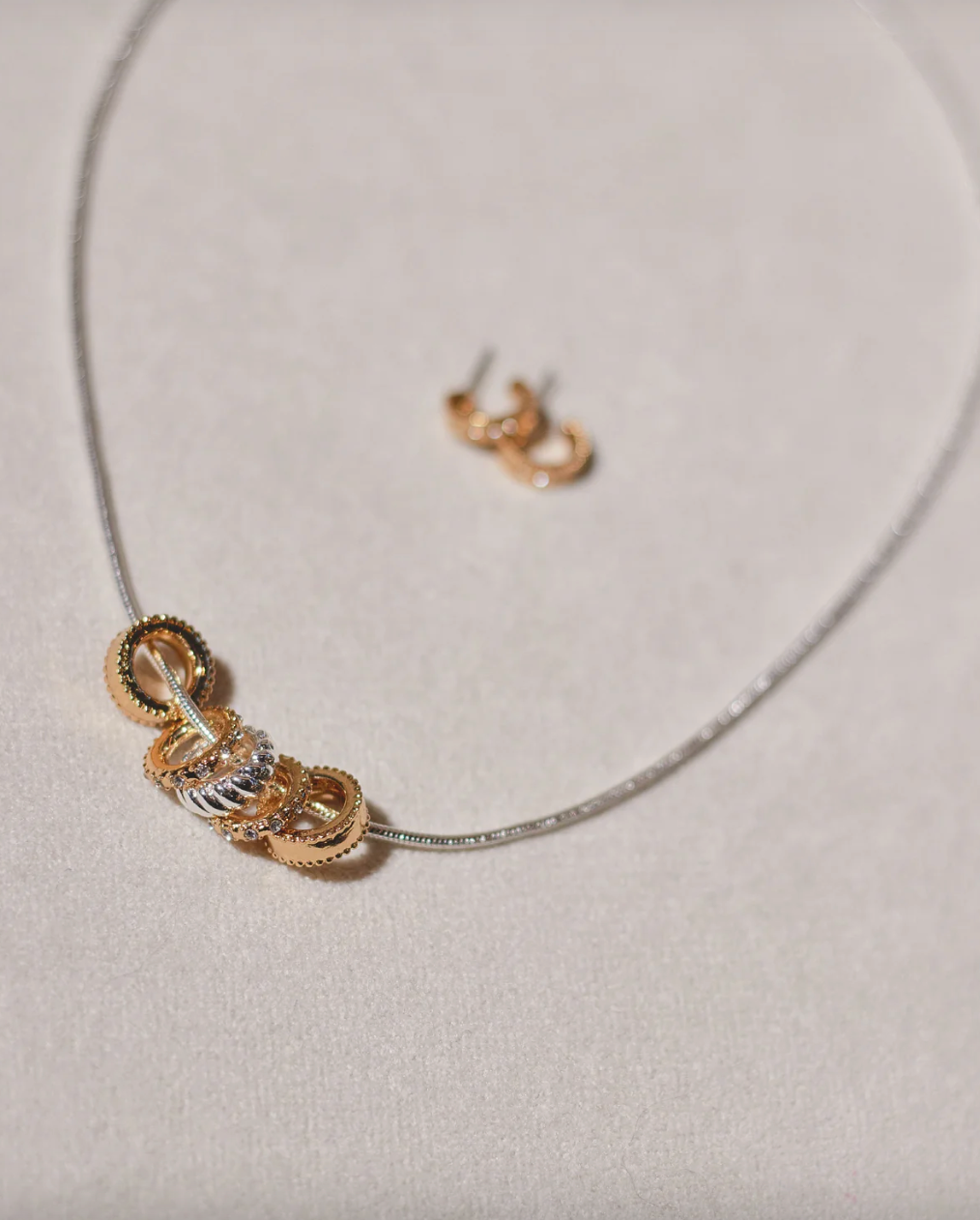 Set Collar y Argollas Charms